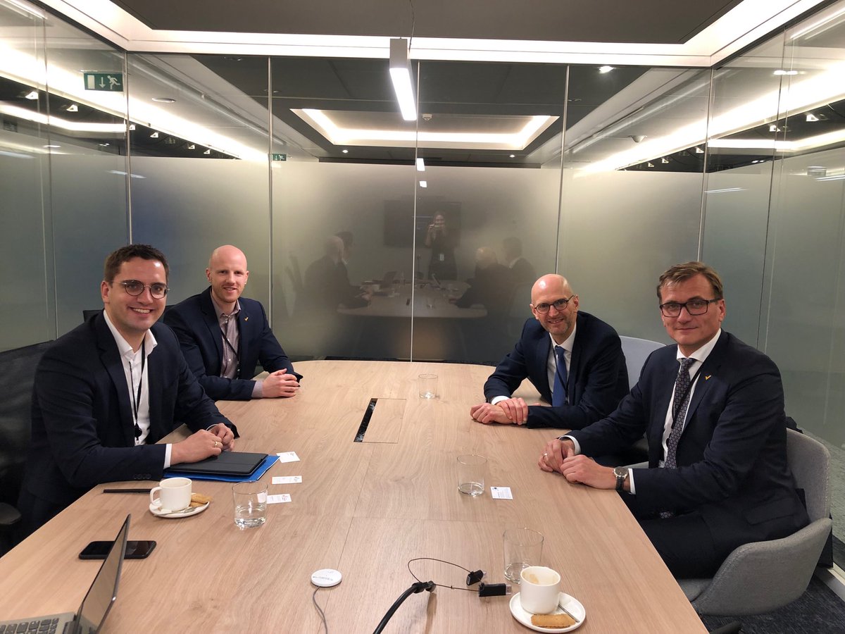 DStVberlin's tweet photo. Unser zweites Gespräch heute im @Europarl_DE . Danke @Doleschal für den spannenden Austausch über Berufs- und Europarecht im EU-Binnenmarkt. @CDU_CSU_EP @BStBKaktuell #DStVTeamEuropa 🇪🇺🇩🇪 https://t.co/UpmyADQsNQ