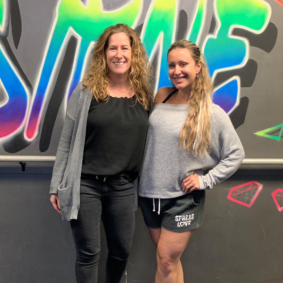 DHDesignNJ's tweet photo. Met up with Danielle from @Dfitnessstudio to talk fitness, princesses, marketing and how to do it all without doing it all. 😉💪🏻

#darkhorsedesign #zumba #zumbafitness #MarketingStrategy #socialmediamarketing https://t.co/BF51XoC7DZ