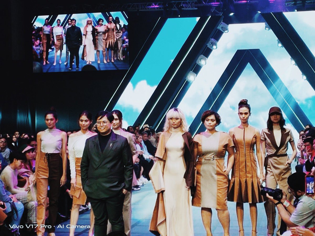 Feelin' like we've travelled the world with Bessie Besana's <a href="/zaloraph/">‏ً</a> x #StyleFestPH collection! 🛩