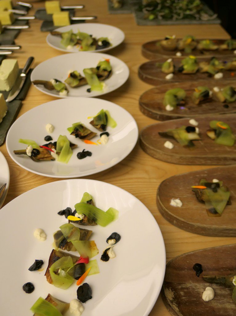 heddi_elise's tweet photo. New blog post: Crystallization Project 2019 - Tavolata-Style Dining from the Swiss Alpine Club. #swissfood #alpinefood #switzerland  https://t.co/HcwPZqZOF6 https://t.co/syKARaYIZP