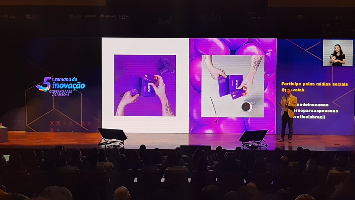 victorvincs's tweet photo. Bruno Magrani, diretor do @nubank, falando sobre experiência do usuário. Eu que uso o cartão desde 2016, só tenho elogios haha
Oportunidade única na #semanadeinovacao organizada pelo @gnovalab.
#innovationinbrazil https://t.co/cvbWZaRSI1