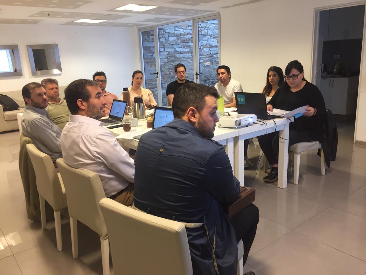 CordobaCluster's tweet photo. #BuenMartes Reunión de #ConsejoCTC #Comisiones #Eventos #EconomiadelConocimiento #CLIP #Talentos #Cluster18 https://t.co/7OGkO9xlHj