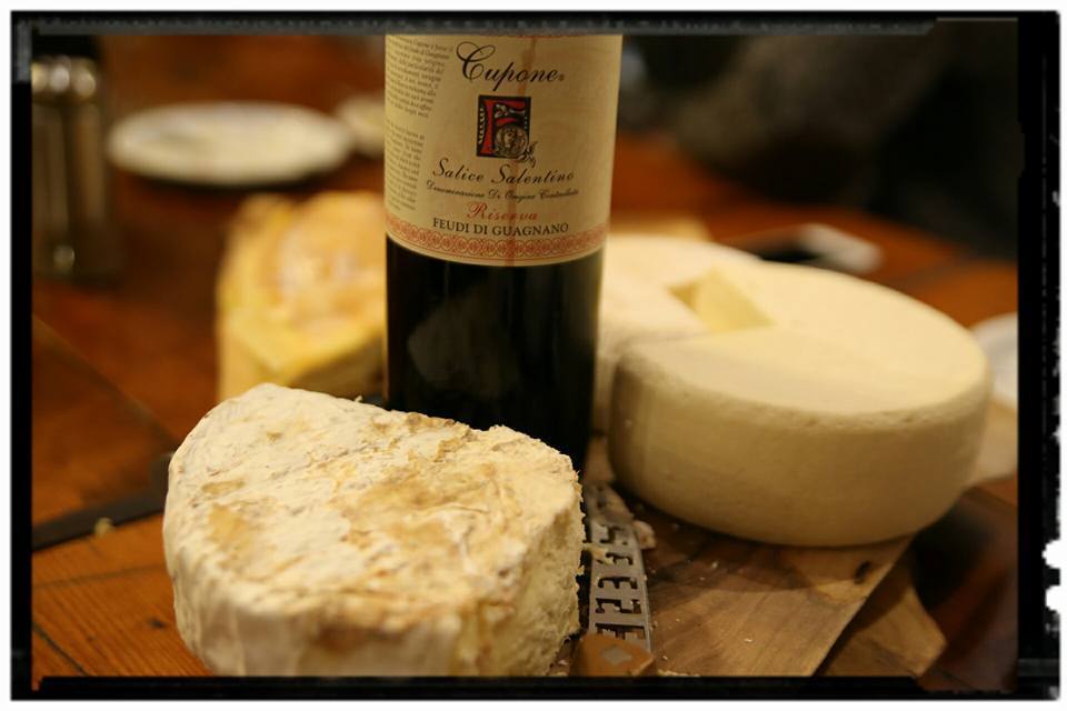 TwitItalianWine's tweet photo. #Cupone #SaliceSalentino e #Formaggi: è il non plus ultra! @FeudidiGuagnano https://t.co/VkVvJhqbm3
