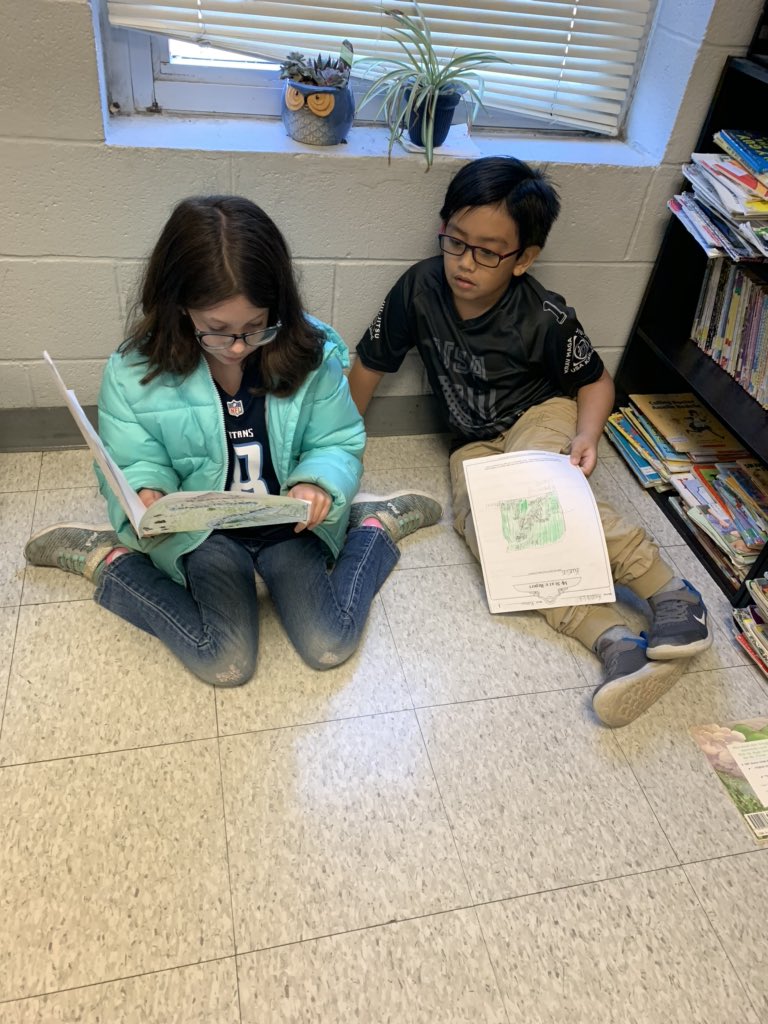 beth_etheridge's tweet photo. Mrs. Etheridge’s class had so much fun researching different states! #BESTlife https://t.co/wmoDHguu2b