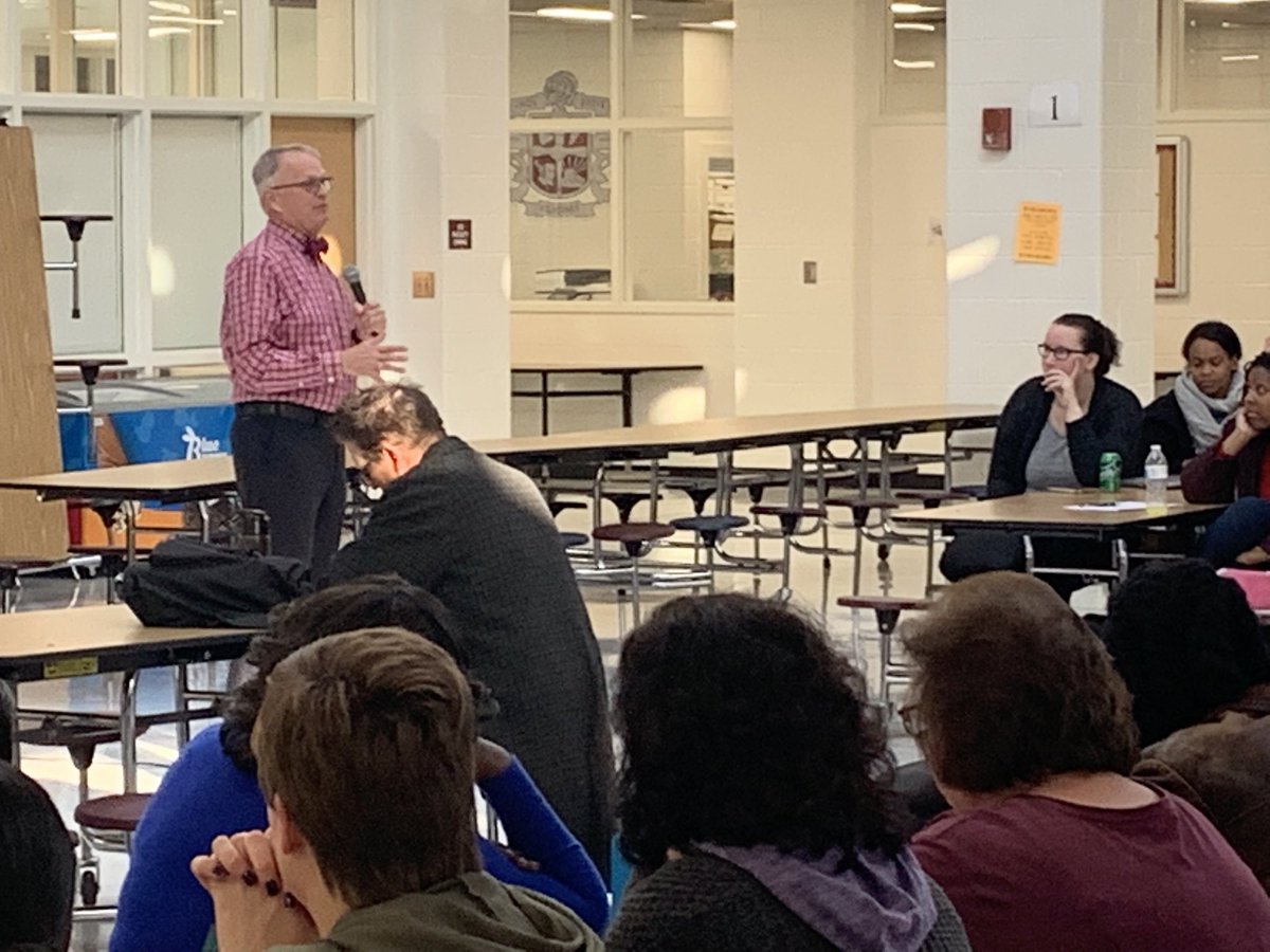 2nd and 3rd grade teachers are starting the day with our keynote speaker Lester Laminack!  Great way to start the day.   #HCSExpectExceptionalLearning @lester_laminack