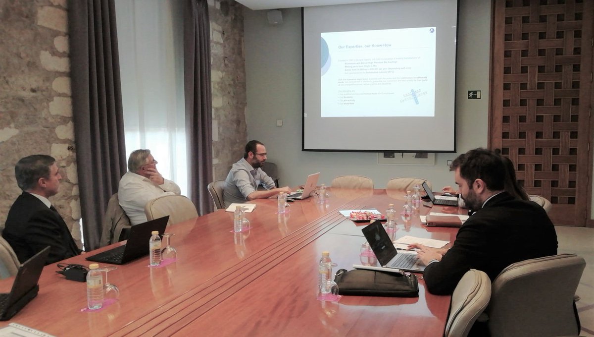 emprendeCdB's tweet photo. Fundiciones #Julcar nació en los años 50 en una época incipiente del sector industrial en #Burgos
▶Hoy, en el marco de nuestras #AyudasCrecer, su director, Raúl Arnaiz, nos ha explicado el plan estratégico que consolidará su crecimiento
▶ Conócela: https://t.co/zzboXaZ0uK https://t.co/3VXO5X9Zxo