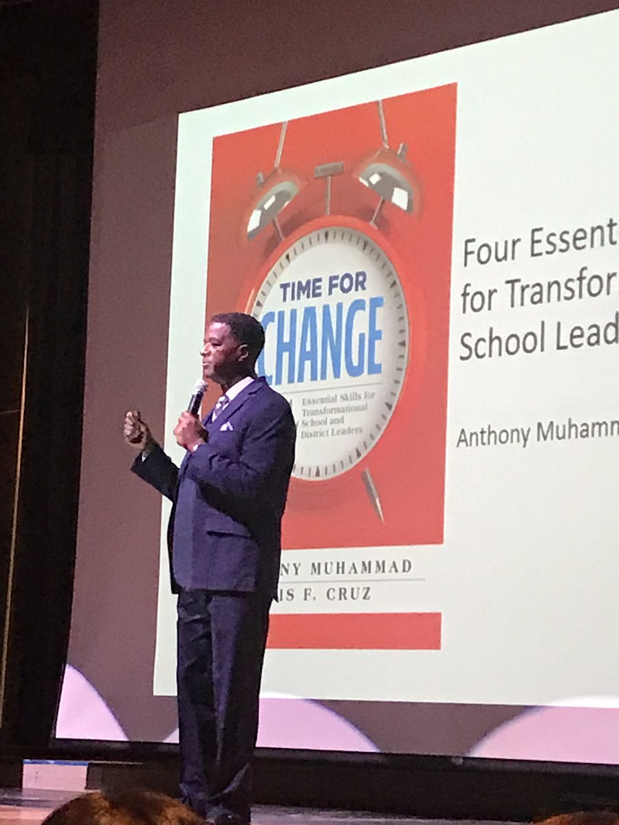 CHMLegends's tweet photo. Packed house to hear Dr. Muhammad discuss how to improve school culture. https://t.co/3vtVxf9ntE