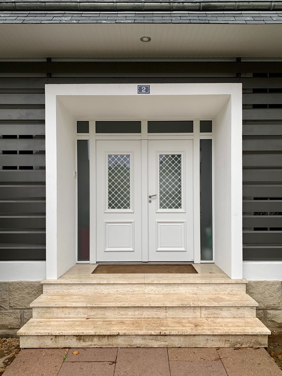 1000 Ty Services tweet media