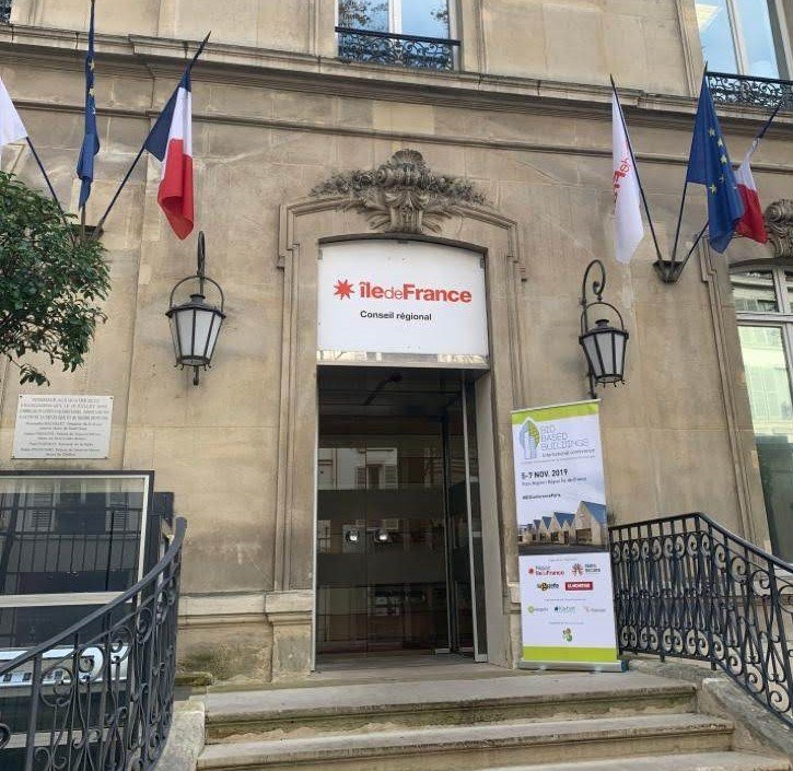 CBE_JU's tweet photo. 🗨 @zikaele: ‘@BBI2020 is an institutionalised public-private partnership that aims at developing the #European 🇪🇺 #bioeconomy 🌱 by:
📉 de-risking investments,
 ↗ reaching critical mass,
🔀 and organising the value chains.’
#B3ConferenceParis https://t.co/ljG6oz04sL