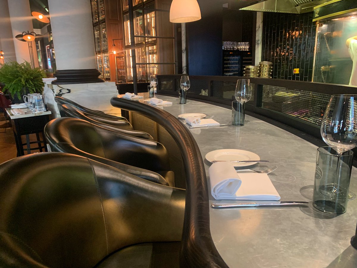 kerridgesbandg's tweet photo. No reservation? Our rotisserie counter is just for walk-ins ๐พ #getthemwhiletheyarehot https://t.co/EPq8Cslm8Q
