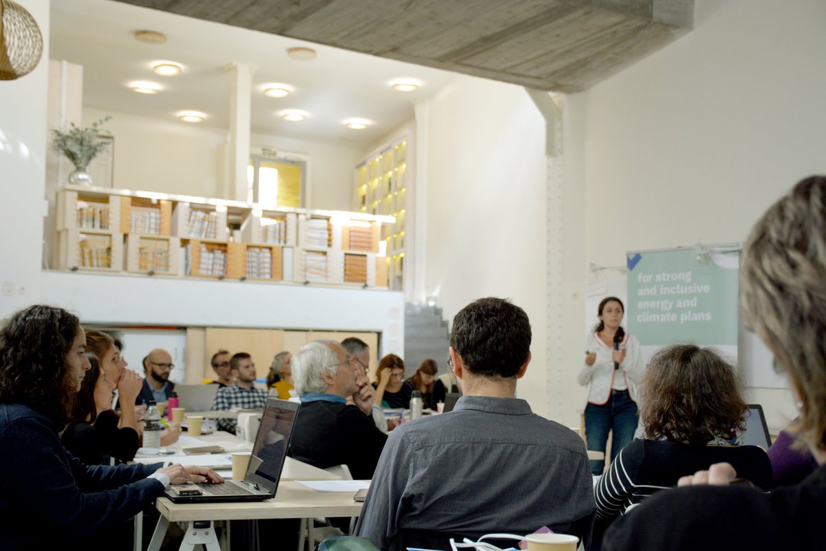 _Plan_Up's tweet photo. How are local and national actions decarbonising the transport, building and agricultural sectors? 🚲🛤️🏡🌾
Discussion time at #PlanUpMadrid!
#DebatingClimate #LIFEPlanUp #EUNECPs https://t.co/5IyugpnaEs