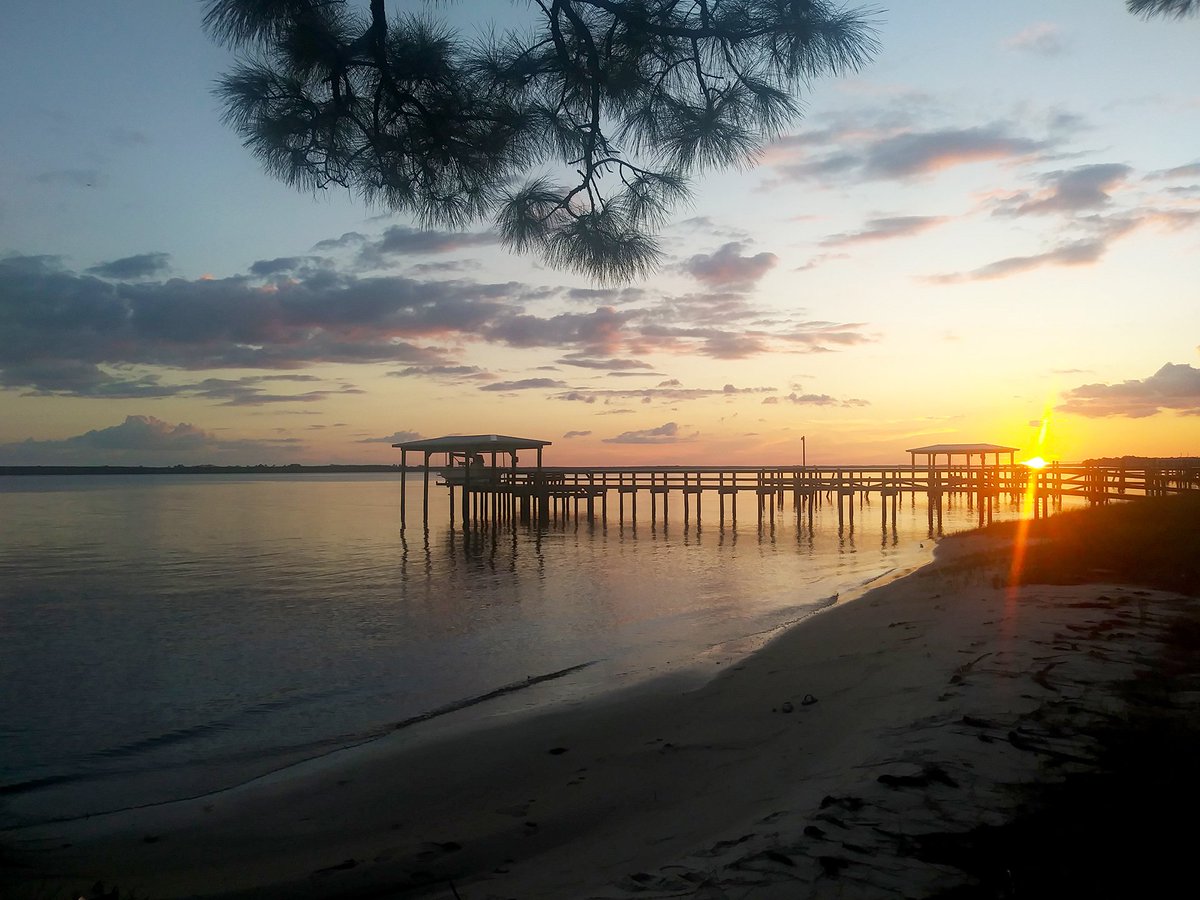 legallyhomeless's tweet photo. Lot 28, Holiday Campground on Ochlockonee Bay in the Florida Panhandle
#legallyhomeless #rv #rvlife #rvliving #rvtravel #travel #rvlifestyle #rvflorida #floridarvparks #floridacamping #floridapanhandle #florida #gorving #sunset #sunsets #loveflorida #visitflorida https://t.co/4URonriS5l