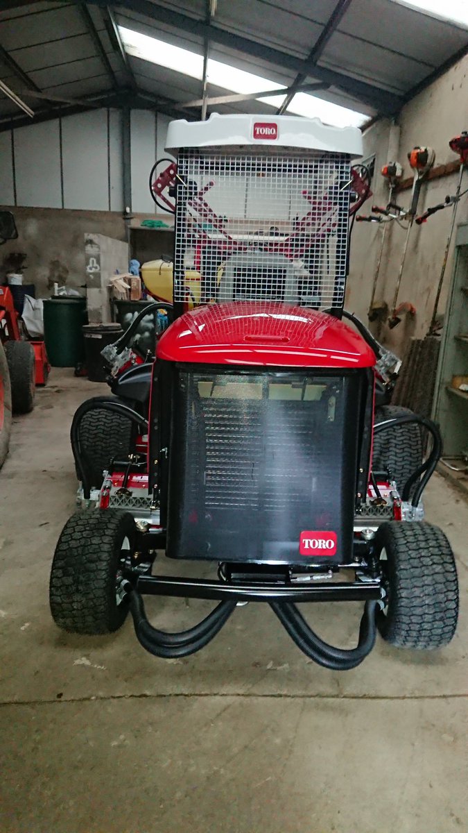 DDSmart71's tweet photo. @Babertonreport @ReesinkScotland @ReesinkTurfcare @TheToroCompany
New fairway mower delivered today
#wontbeoutuntil2020unlessitstopsfreekinraining!! 🙏🏻😂🤦🏻‍♂️👍🏻⛳ https://t.co/qD2o6UYp5X
