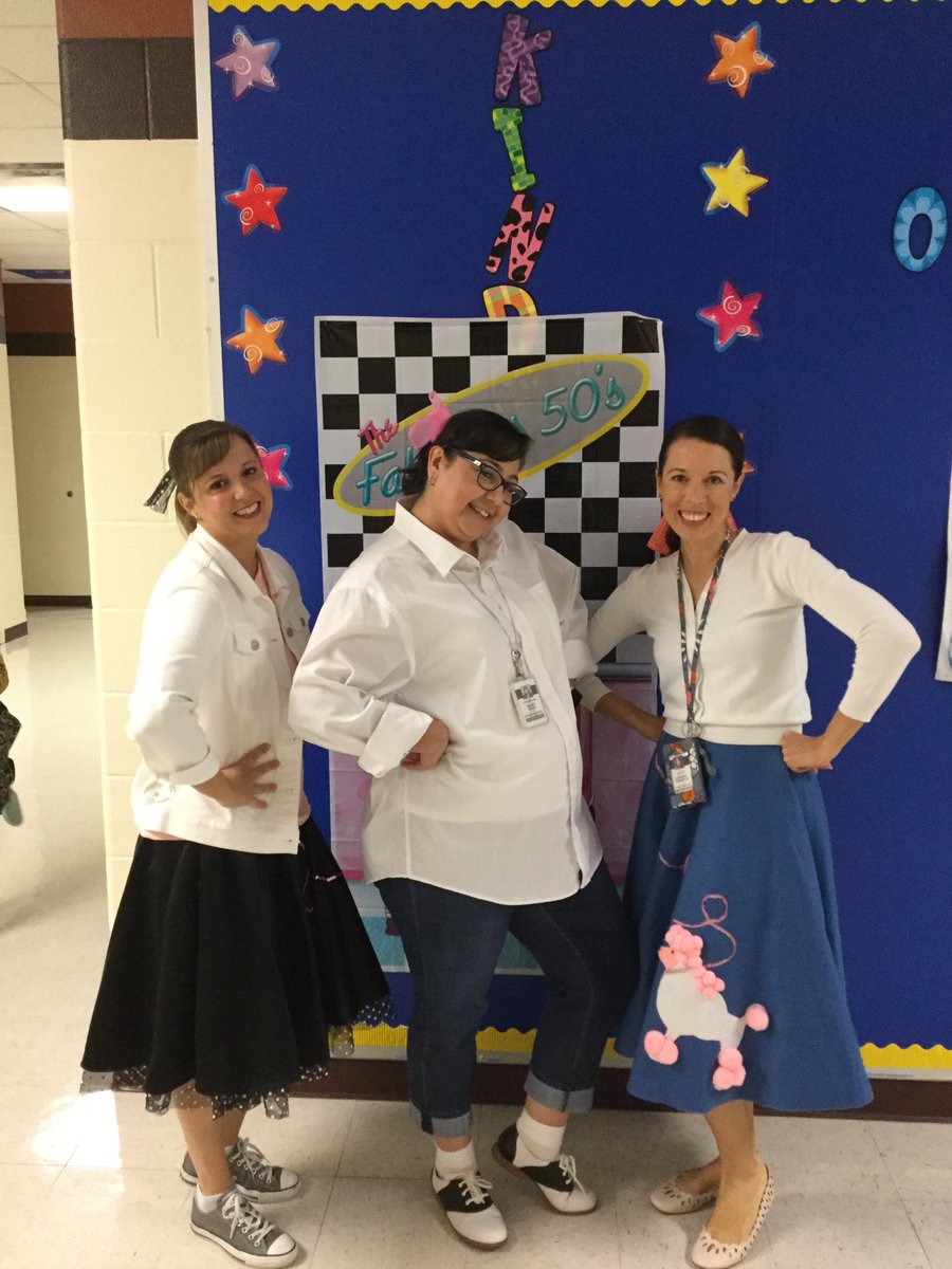 Word from the bird is Kinder, Firsties &amp; I are celebrating 50 days of Bee’s knees learning. <a href="/NISDElrod/">Elrod ES</a> @ElrodFirsties <a href="/ElrodKinder/">Elrod Kinder</a>