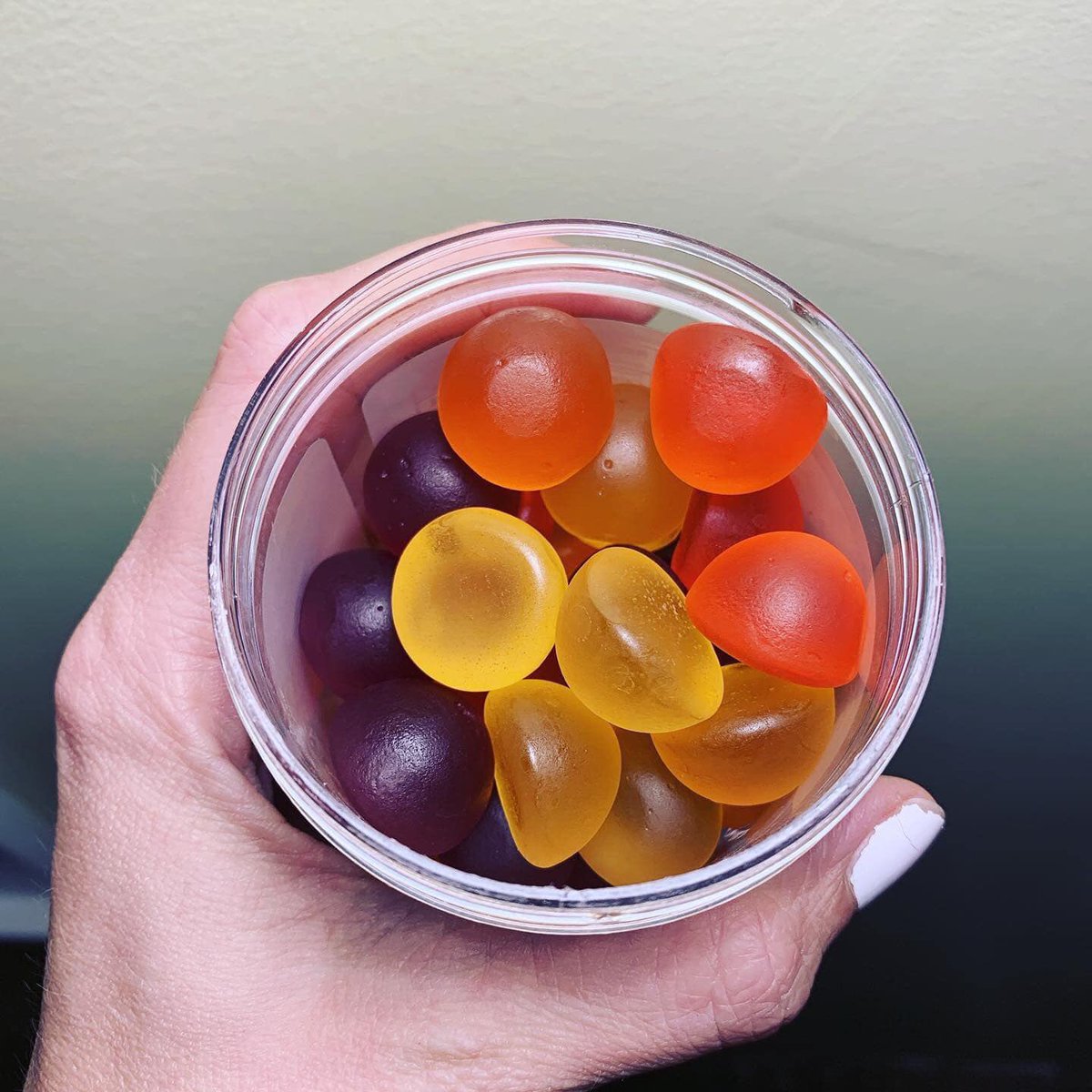 juliedavidsontn's tweet photo. IMO, broad-spectrum CBD gummies are life! 🌱
[ See bio for link ]
#CBDedibles #pureproduct https://t.co/qDxK8aXpx1