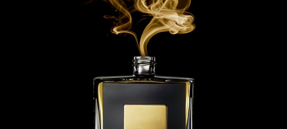 AirScentInt's tweet photo. Check out (and please share) this terrific piece by our sister company, @AlphaAromatics, on one of the most expensive raw fragrance ingredients in the world — the ancient alluring fragrance of Oud, or Oudh. https://t.co/vwcn6iCtw1
#oud #oudh #essentialoils #perfume #perfumery https://t.co/zn2NKeNuG4