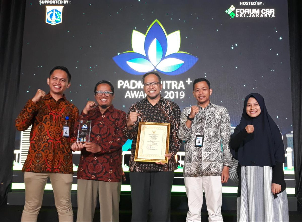 hum_initiative's tweet photo. Padmamitra Awards 2019 merupakan acara yang diselenggarakan oleh @ForumCSRJakarta dengan Pemerintah Provinsi @DKIJakarta untuk memberikan Apresiasi & Penghargaan atas kontribusi #HumaniInitiative terhadap kesejahteraan sosial dan Tujuan Pembangunan Berkelanjutan di Indonesia. https://t.co/Xjm99Oq8zn