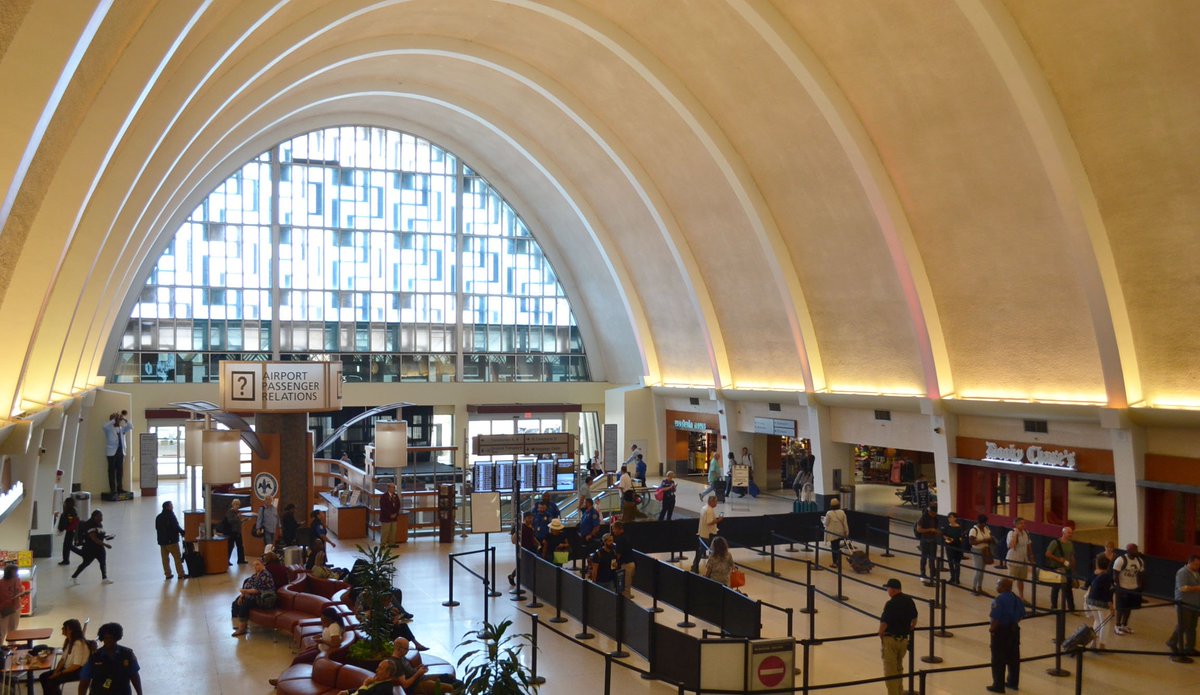 New Orleans Airport tweet media