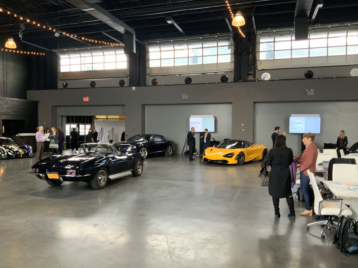 BrianHForr's tweet image. #ibmcloudgarage about to talk on top business and CTO priorities of advanced firms - innovation via cloud is top of top. #coolvenue