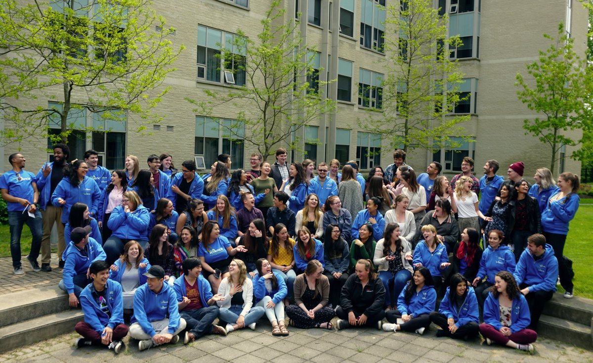 LetsTalkScience's tweet photo. Happy Volunteer Managers Day! Volunteering is at the heart of what we do. Thanks to our incredible outreach coordinators, our volunteer community of 3,500+ volunteers inspire students across Canada every day! Thank you for making volunteering such a valuable experience 💙💚 #IVMD https://t.co/7J37JZXY1G