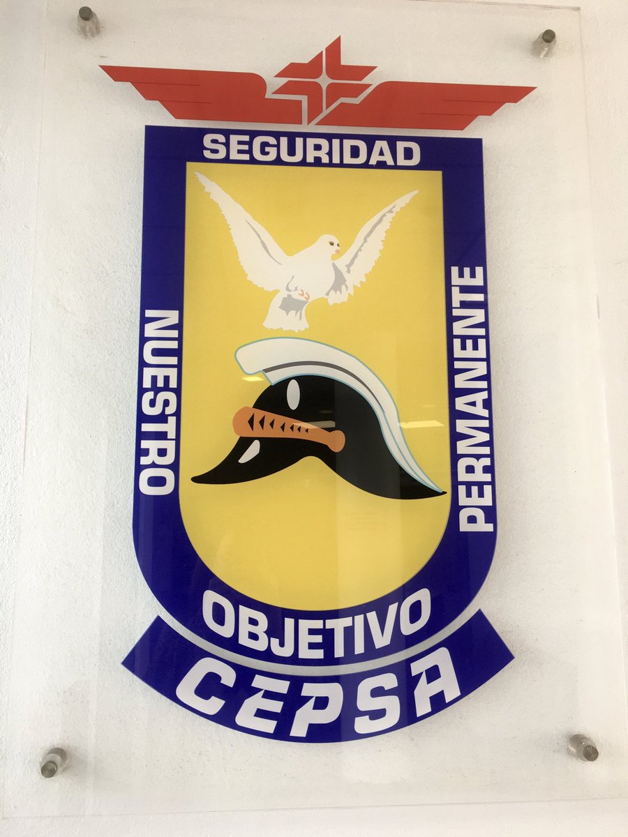 lolagessa's tweet photo. Hoy comenzamos las grabaciones de la nueva edición de #ComparteloPRL con @Cepsa en su refinería de San Roque. Su objetivo permanente: la #seguridad. https://t.co/A0ruojHTUp