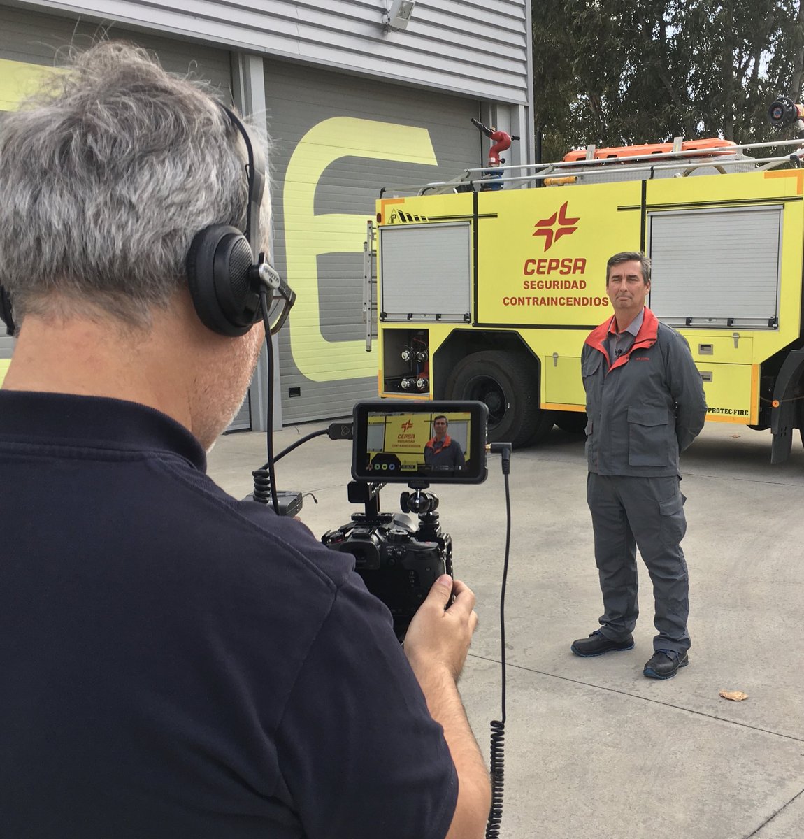 lolagessa's tweet photo. Hoy comenzamos las grabaciones de la nueva edición de #ComparteloPRL con @Cepsa en su refinería de San Roque. Su objetivo permanente: la #seguridad. https://t.co/A0ruojHTUp