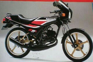 C_C_I_S's tweet photo. ２スト馬鹿です。
４ストは教習車と試乗車しか乗った事がありません。
#バイク乗りとして軽く自己紹介
#バイク乗りと繋がりたい
#福岡ライダー https://t.co/rP146Ckz6G