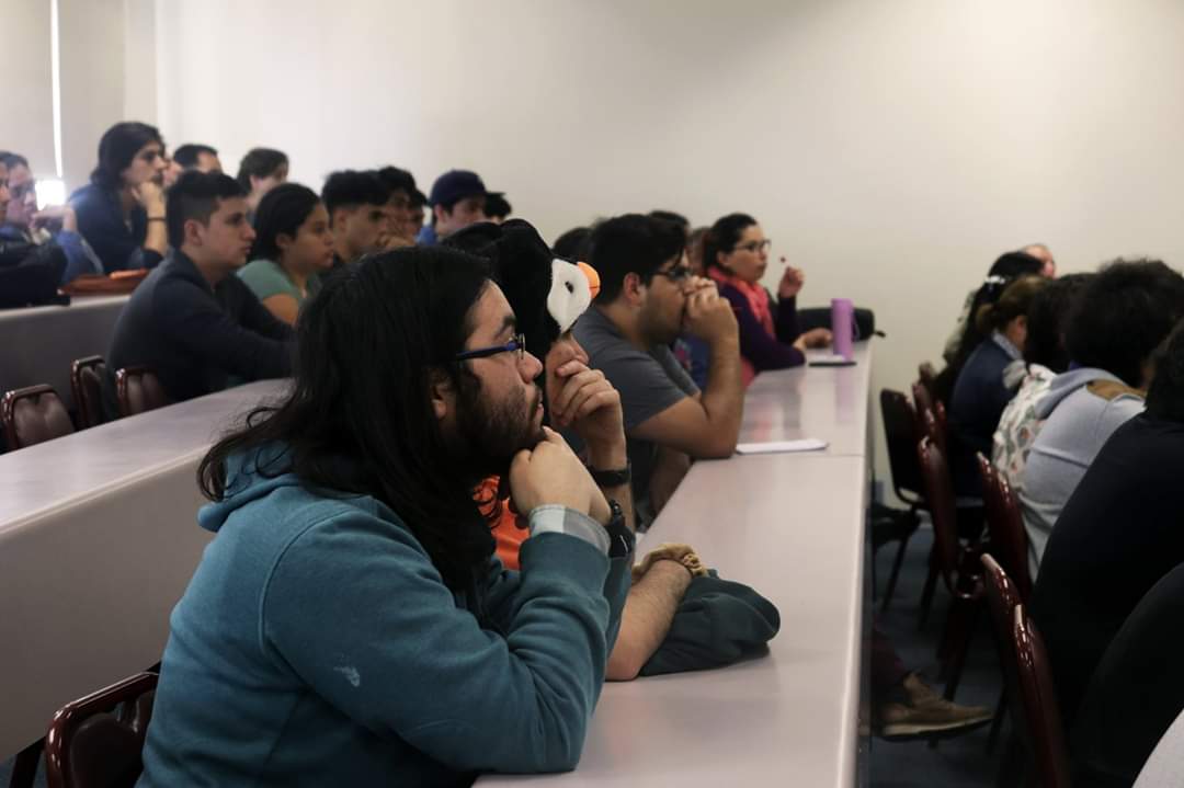 informaticaUSM's tweet photo. Jornada de discusión sobre la situación del país, la universidad y el departamento con estudiantes de Campus Casa Central Valparaíso.
@usantamaria #DIUSM #USM #UTFSM #ingenieríacivil #informática #alumnos #alumnas #estudiantes https://t.co/mkNqd1ezUk