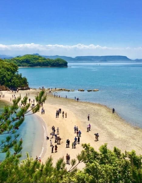 PrefectureParty's tweet photo. #Japan’s smallest prefecture is #Kagawa. Famous for #Udon, beautiful beaches, & the historical & gorgeous #Ritsurin Garden. The #GreatSetoBridge is the longest double-tier bridge in the world! Kagawa has an abundance of temples located within short walking distance of each other. https://t.co/ETvAj6P6xx