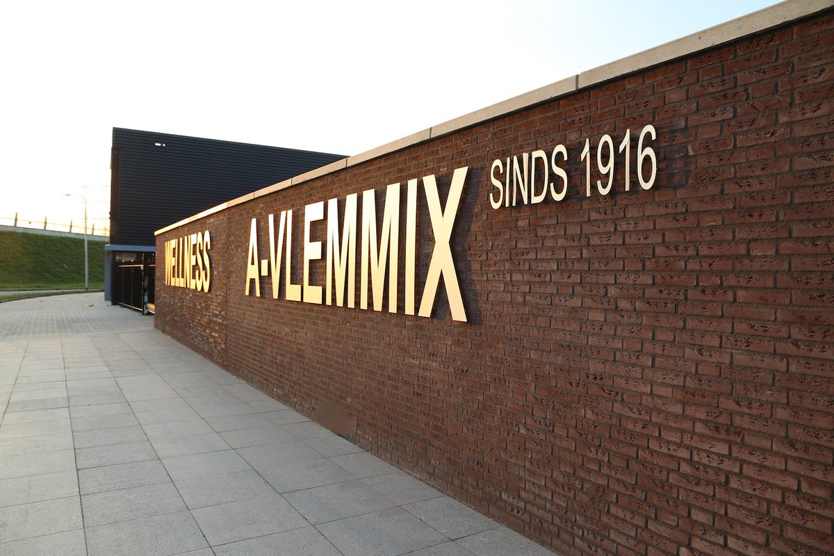 Vlemmix Wellness is gevestigd op #Bedrijvenpark #Enschot. Zij zijn sinds jaar en dag dé #specialist op het gebied van benodigdheden voor uw Jacuzzi, bubbelbad, whirlpool of spa. Meer weten? ow.ly/GLvk50x2lp2