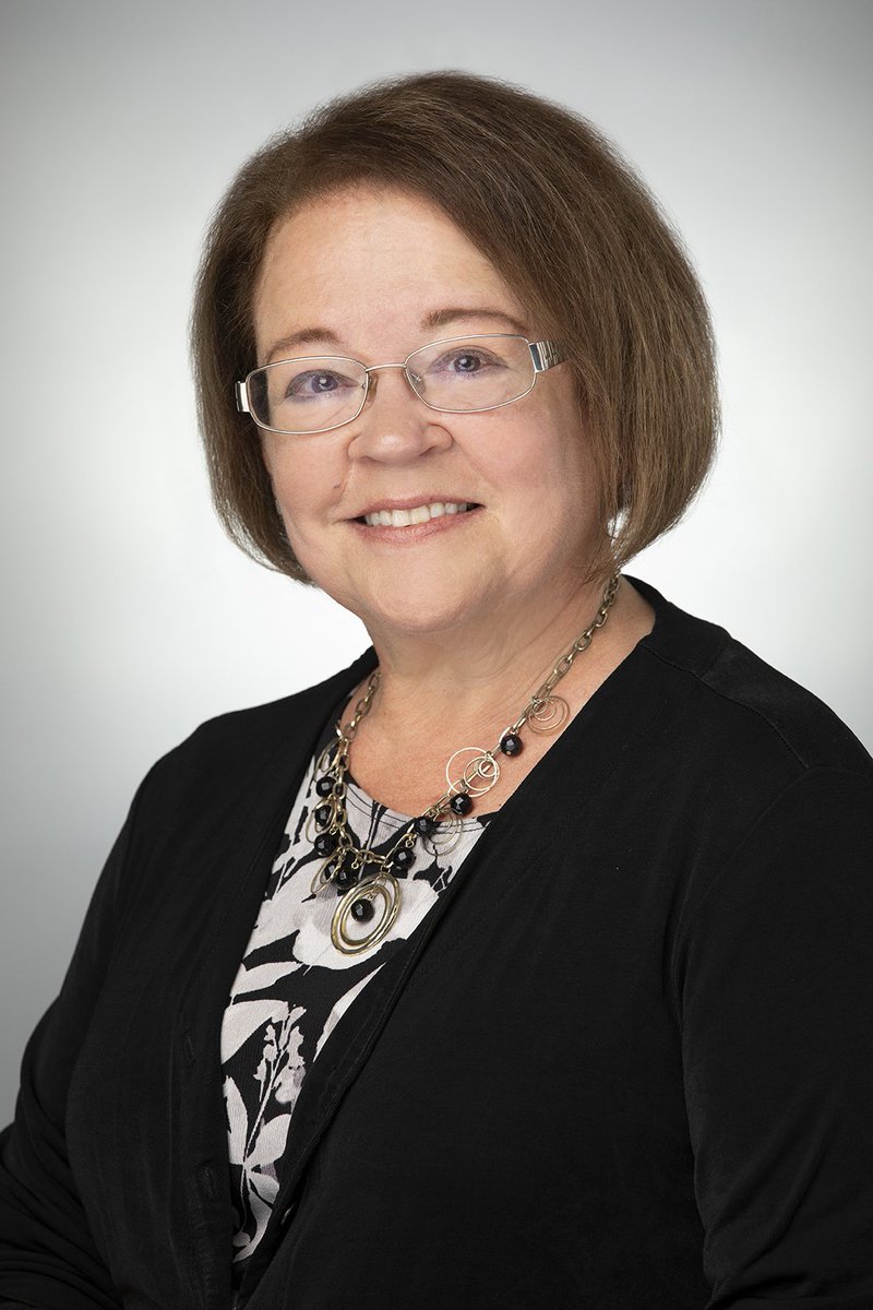 StScholastica's tweet photo. During #CSSFirstGen Week, weโre celebrating the members of our community who were the first in their family to graduate from college, like Assistant Professor Madonna LeBlanc.
โI want the current first-gen students to know you are never alone.โ https://t.co/ItXlfN87li https://t.co/Oza8aZJdYf