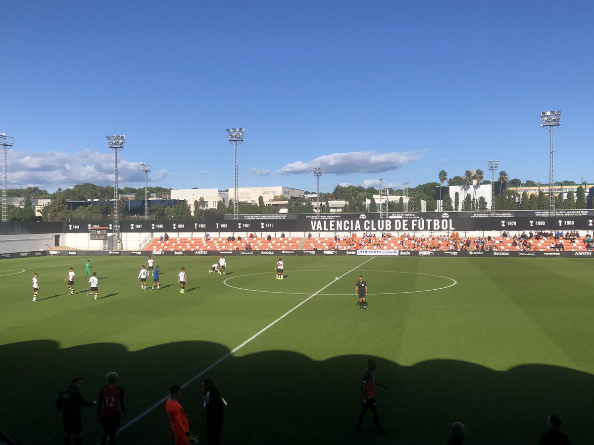 jorgeruve's tweet photo. COMIENZA LA SEGUNDA PARTE 
@Academia_VCF 0-0 @losclive 
#VCFLille
#UEFAYouthLeague https://t.co/AWEk4kFn0L