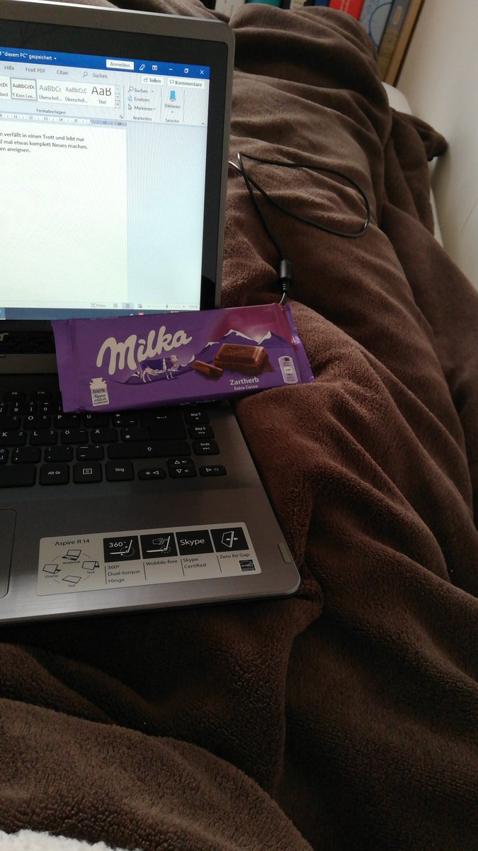 NennerLisa's tweet photo. So lässt es sich arbeiten und vorbereiten 😍🍫
#onkomm #wll #schoki https://t.co/avxgPTeL8n