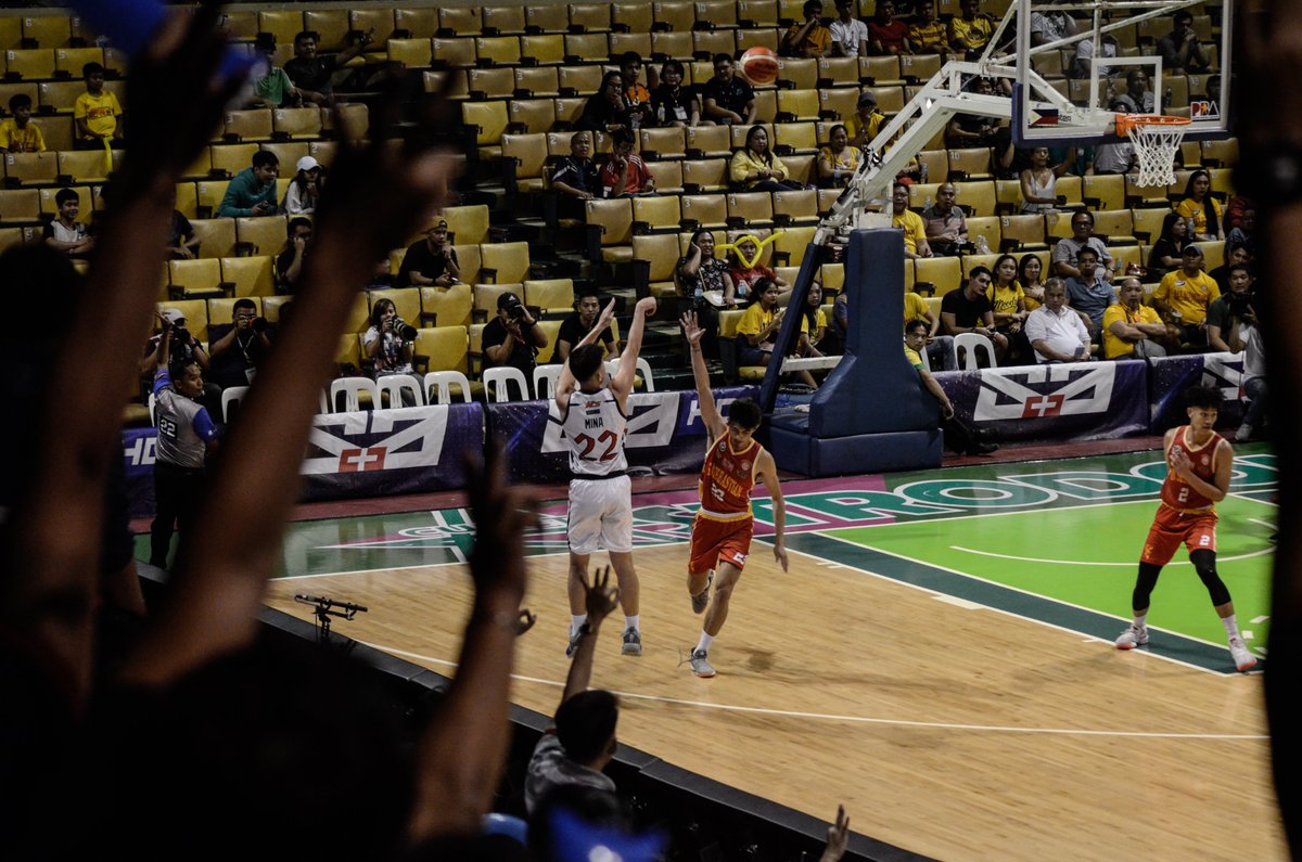 LSHSCreativeHub's tweet photo. Letran Knights enters the stepladder semifinals as they defeated the Golden Stags with the winning score of 85 - 80.

#WeAreLetran
#SiempreArriba 

PHOTOS | Kyle Espartero https://t.co/Fi6RMKPuGw