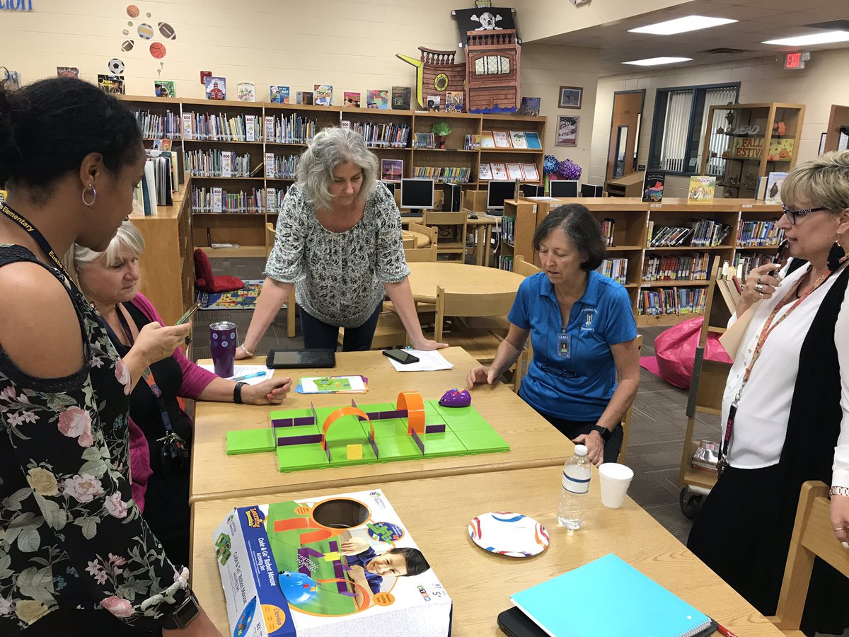 TrishPurdham's tweet photo. Coding Makerspace at awesome Umatilla Elementary! Thank you for hosting media specialists today! @LakeIMMS @UmatillaElem @DU812 https://t.co/8zk22mqr0j
