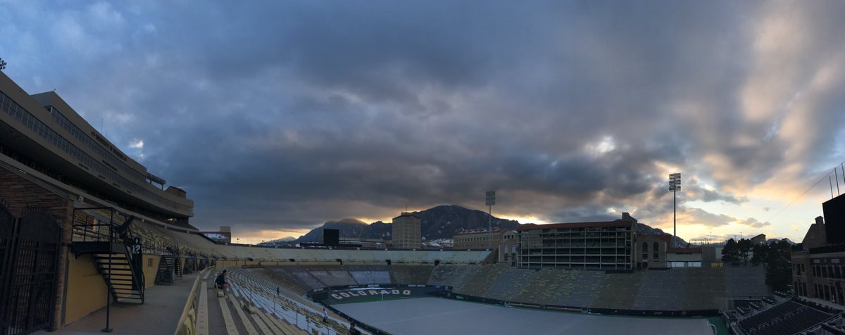 Here’s to a million more.
.
.
.
#sunset #mountainsunset #bouldercolorado #gobuffs