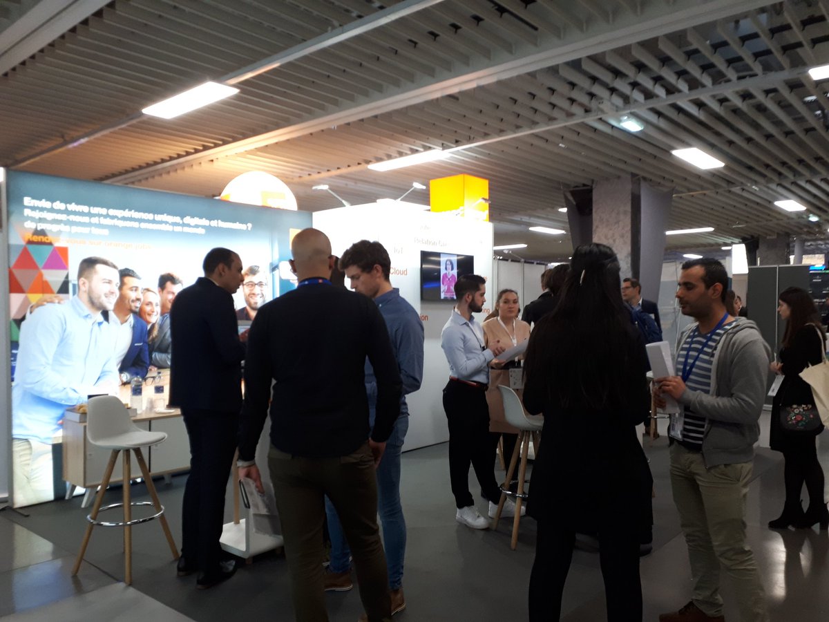 MarieBotte_'s tweet photo. Venez découvrir nos métiers #IA #cybersecurite #BigData au forum Data Days. https://t.co/TDCL7bam98