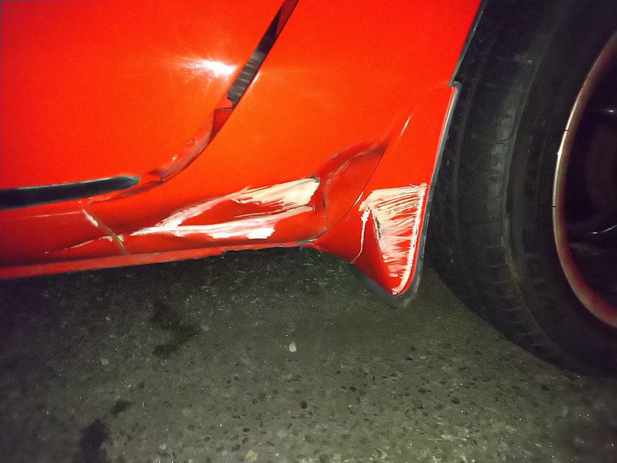 Kato 駐車場に死角の縁石あって乗り上げた 車よりも心のダメージがでかすぎる Kato 駐車場に死角の縁石あって乗り上げた 車よりも心のダメージがでかすぎる