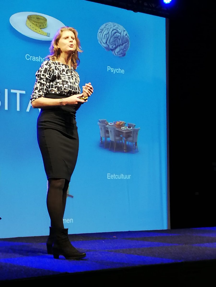 'De maag is niet alleen een slappe zak, maar speelt een onderschatte belangrijk rol bij overgewicht.' Dat zegt <a href="/EFCvanRossum/">Liesbeth van Rossum</a> bij de opening van ons #NVDcongres tijdens haar presentatie Vet belangrijk!