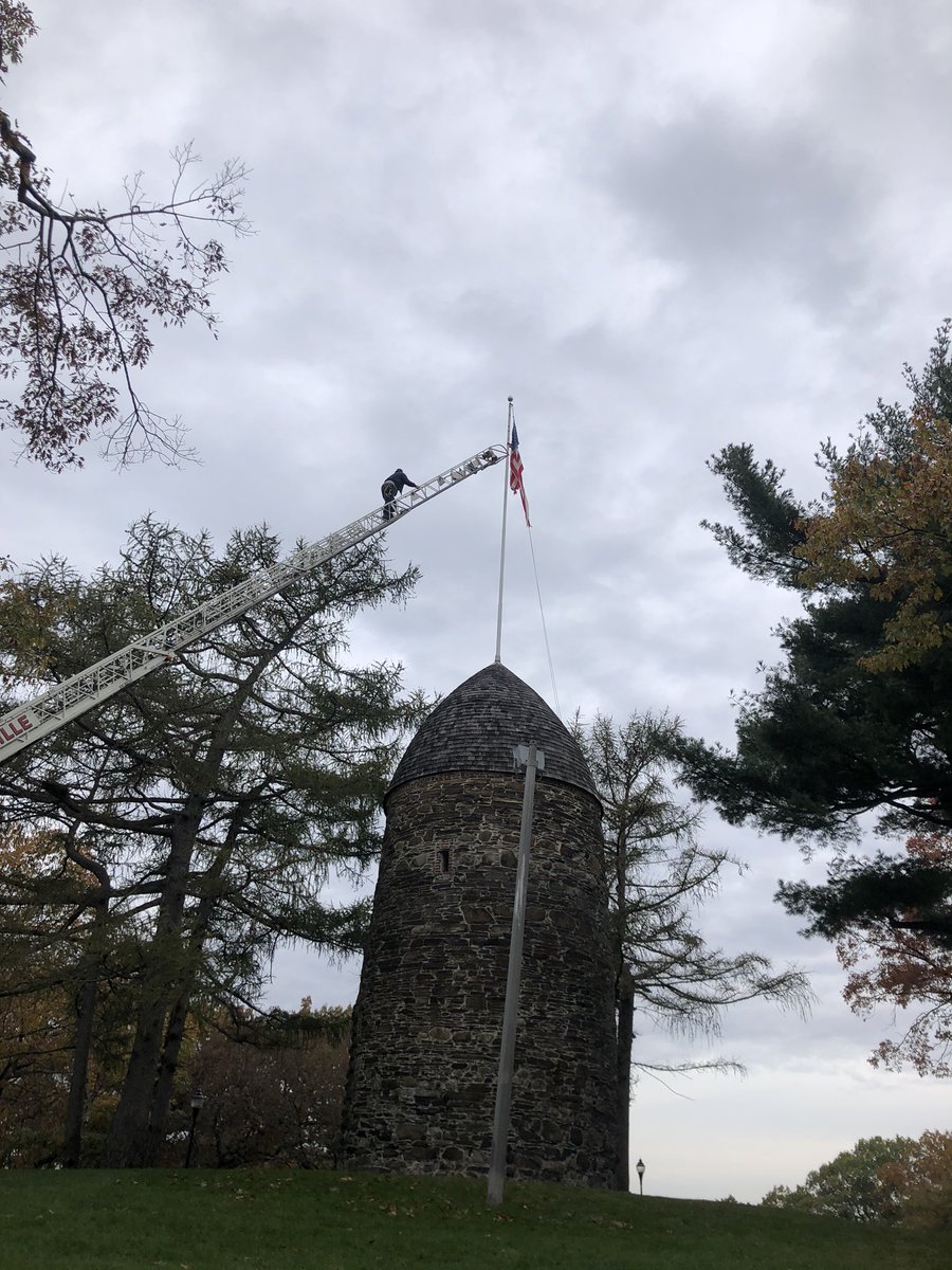 3littlebehrs's tweet photo. Somerville Fire Department changing Old Glory at Powder House.  Job well done!  @SomervilleCity https://t.co/TuVk48ob6s