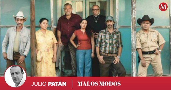 Milenio's tweet photo. #MalosModos | Lejos, muy lejos de ser una película de narcos, ‘Polvo’ es una joya de humor irónico, lee y escucha 🎙 la columna de @juliopatan09 https://t.co/ymd0KXdO4a https://t.co/CzrJNtdlwe