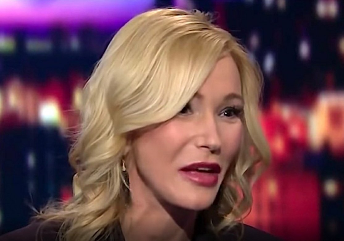 HarryPotterMAGE's tweet photo. This is, Paula White. From a shrewd con preacher in Mississippi, where she became RICH on brainless followers' $$, she is now Trump's "spiritual" adviser. The ground she walks on becomes "holy"; "Voting against Trump is voting against God."
Birds of a feather!
#FascistEvangelism https://t.co/GSn2zP3gaM