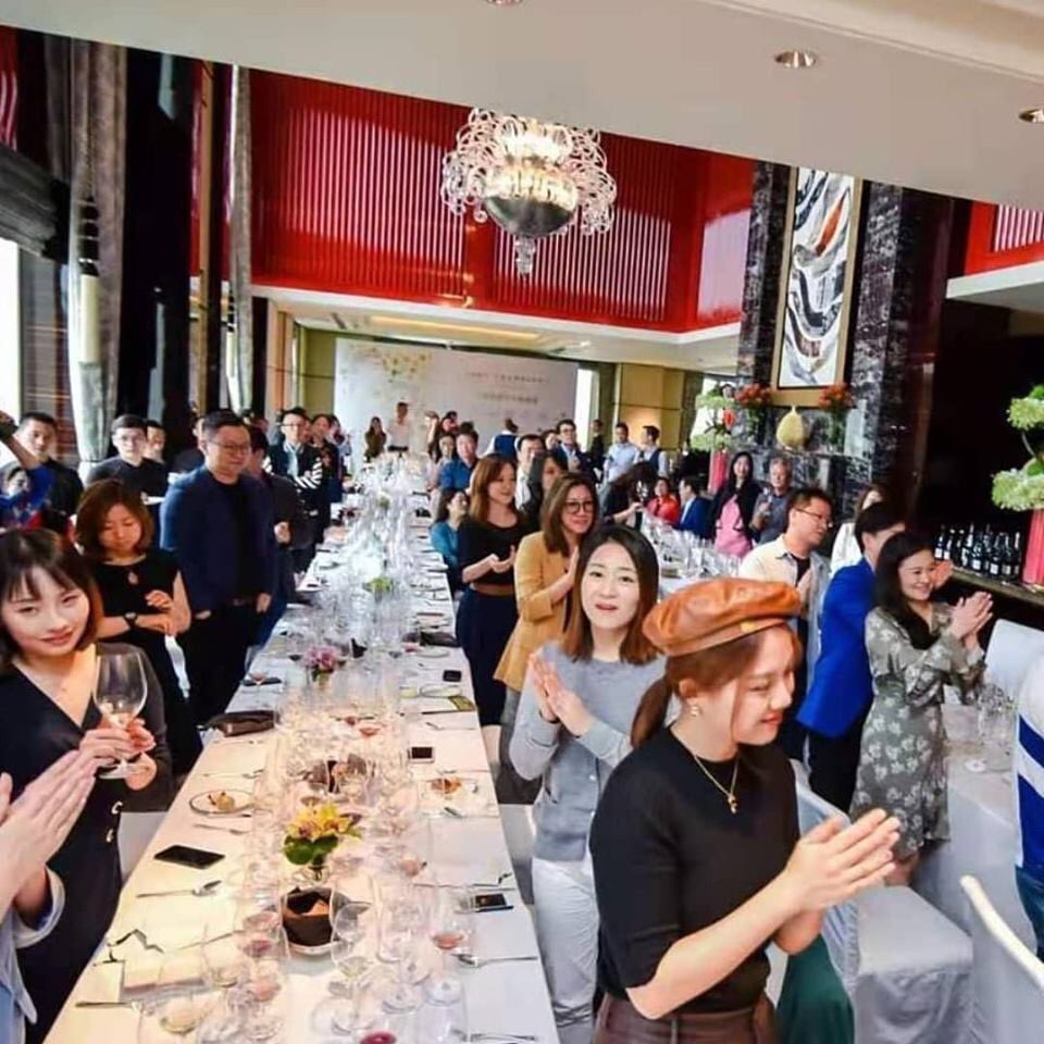 What a blast to be in China in 2019! 
2019, it is astonishing to see how fast terroir knowledge and wine culture are spreading in this magnificent country. This time we had been invited by Lei Meng at 100% Champagne and by Ruby Red for masterclasses and dinners