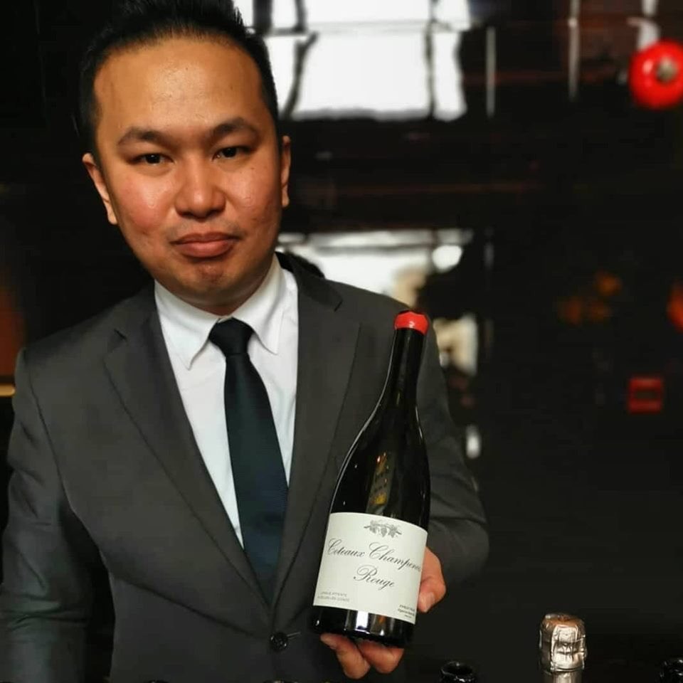 Tarlant's tweet photo. What a blast to be in China in 2019! 
2019, it is astonishing to see how fast terroir knowledge and wine culture are spreading in this magnificent country. This time we had been invited by Lei Meng at 100% Champagne and by Ruby Red for masterclasses and dinners https://t.co/O5tvlnNI7h