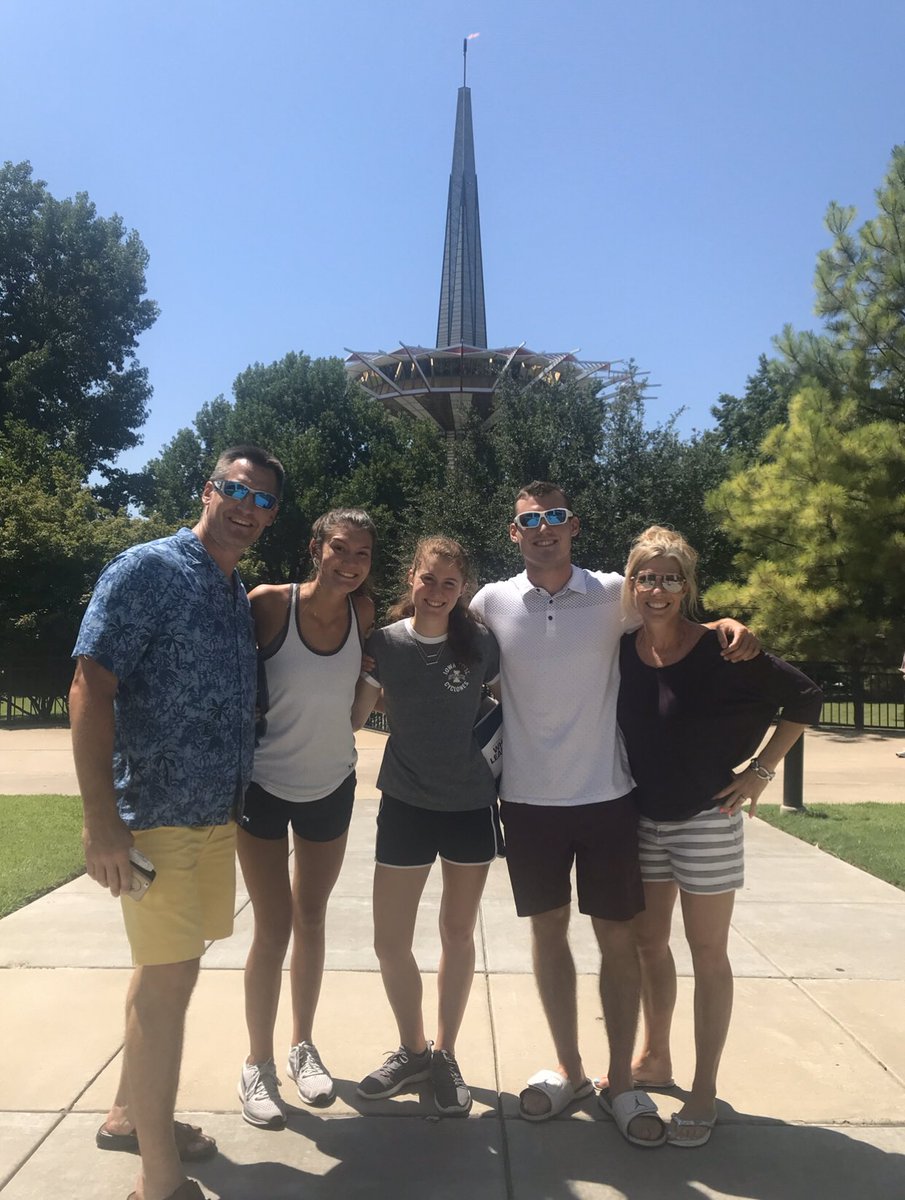 hansel_grace's tweet photo. giving a big s/o and wishing a huge good luck to my amazing dad for election day!! thankful and proud of all you have done for the north scott community and for what you’ll continue to do❤️
GO VOTE!! https://t.co/uadp7M99D8