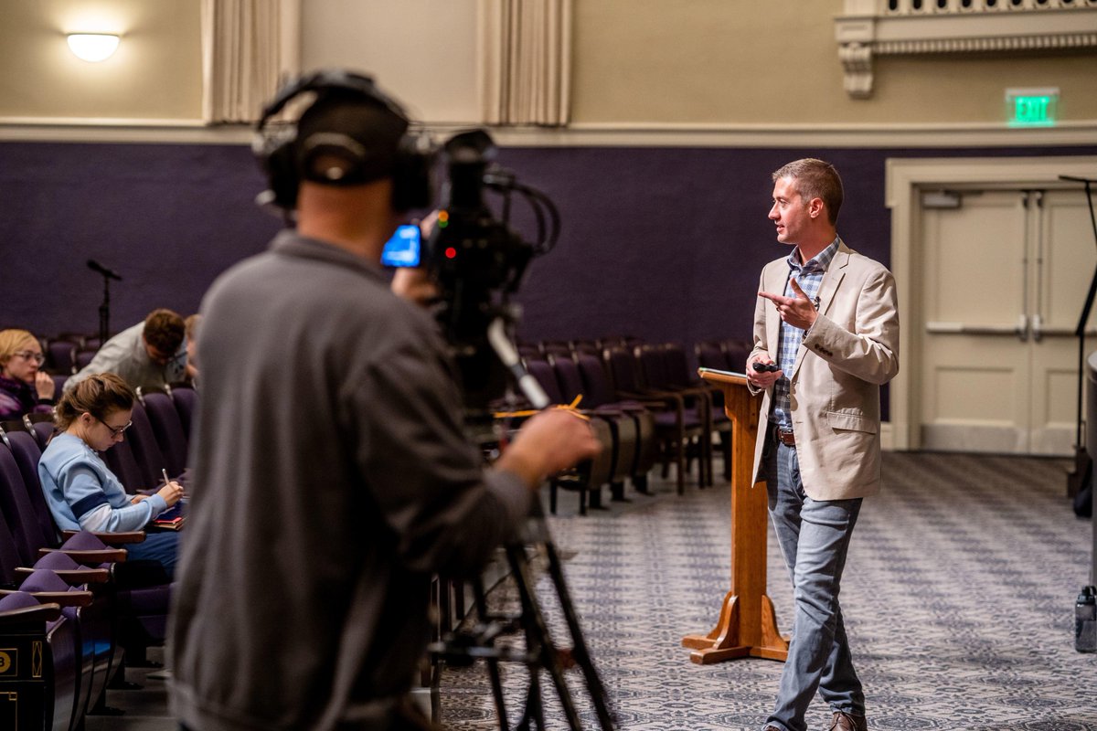 JMUCAL's tweet photo. Last week, @cspan visited @JMU to film professor Andrew Witmer's American History class for an ongoing series titled "Lectures in History." 🎥@JMUHistory @JMUNews #JMUCAL https://t.co/k11GmLp3H2