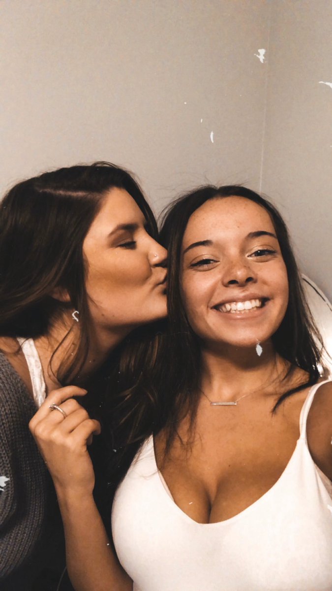 mmattingly18's tweet photo. Happy 20th birthday to my beautiful bestfriend @EmilyLukeas 💕 i hope you have a wonderful day, ilyyy https://t.co/PJDXlqspsT