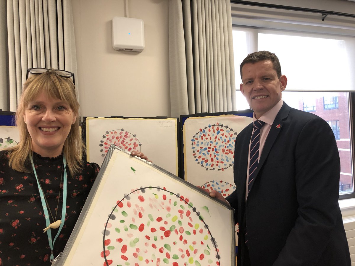 ElaineRartist's tweet photo. Thank you for supporting this emerging artwork @RhunapIorwerth ‘This is a unique social document and a great leveller at a time when there is so much division. @AssemblyWales @CynulliadCymru #spottimespottime #fingerprintofunity #emergingartwork #bbc #walesonline #art https://t.co/lnxovzbpcu