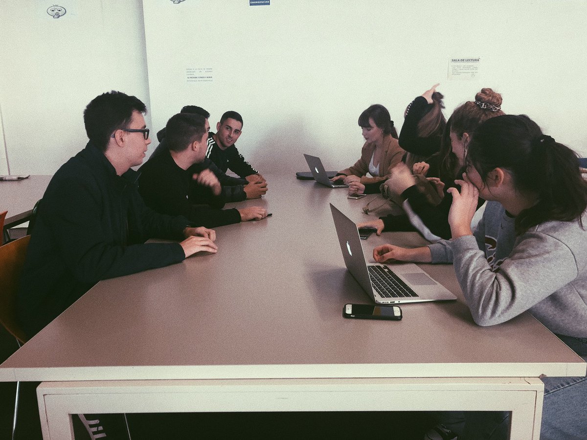 reiitells's tweet photo. Primera reunión con nuestros compañeros de ADE para conocer más a fondo su proyecto social, con el que trabajaremos todo el mes de noviembre para sacar adelante un reportaje que recoja todo el trabajo realizado! 🔜🎙🌿 @LAB_ES_Unizar  #ecoperUZ https://t.co/Frq5u9b6Im