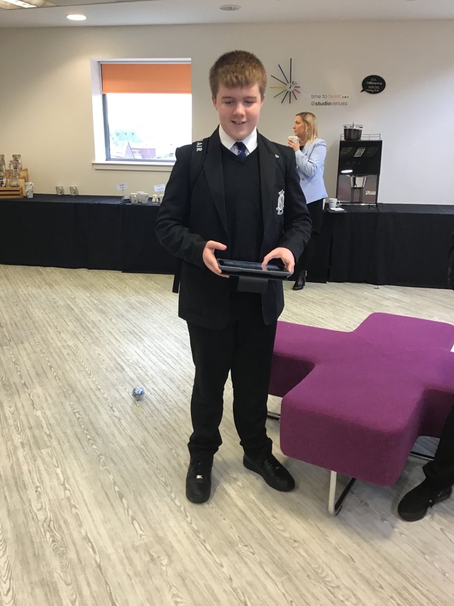stmargaretglas's tweet photo. Our Digital Leaders collaborating and networking with other schools to come up with innovative ways of learning. #DIMPYL @andrewjewell @RMSadlerCGI @CGI_UKNEWS https://t.co/ktioS9sXI5